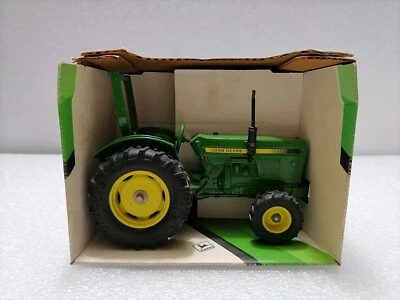 Tractor utilitario compacto John Deere - Modelo vintage escala 1:16, hecho en EE. UU. 1991 Foto 1 de 4