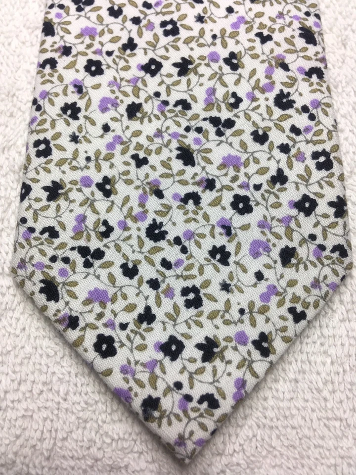 NICK GRAHAM CORBATA HOMBRE BLANCA CON LILA PÚRPURA ORO Y NEGRA 3 X 59 NUEVA SIN ETIQUETAS Foto 1 de 4