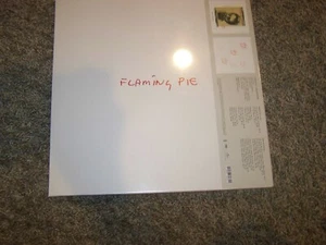 PAUL MCCARTNEY "FAMING PIE" U.S 3LP SET - Picture 1 of 3
