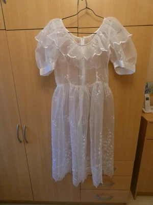 Robe BAL SOIREE DEGUISEMENT Femme Taille 38 Blanche VOILE BRODE MUGUET Volants - Photo 1/4