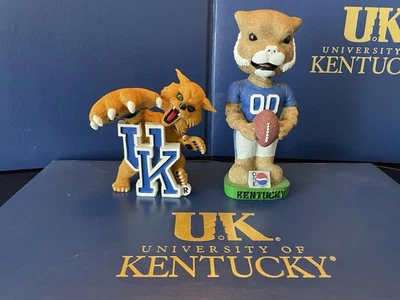 (2) Kentucky Wildcats Bobbleheads Wildcat And Football Very Nice - Image 1 of 2
