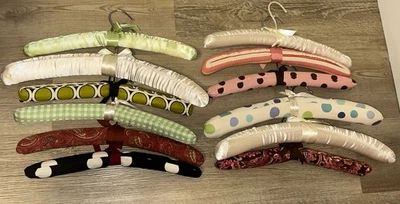 Lote de 12 cabides acolchoados vintage de tecido de cetim/seda cabides de lingerie acolchoados - Imagem 1 de 3