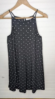 Vestido halter recto a lunares negro blanco sin mangas NY and Company talla pequeña  Foto 1 de 3