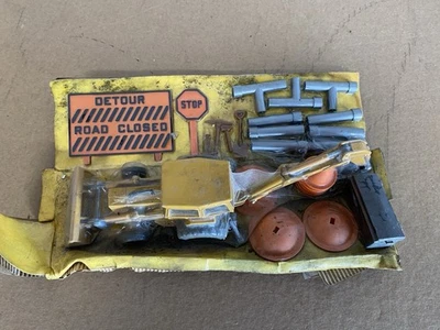 Juego de construcción ERTL 20 piezas con retroexcavadora Ford 555 escala 1/32 Foto 1 de 4