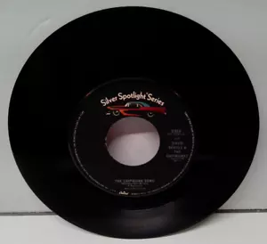David Seville & The Chipmunks: The Chipmunk Song / Ragtime Cowboy Joe 7'' 45 RPM - Imagen 1 de 2