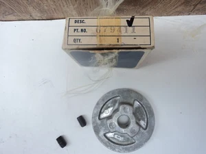 Puleggia trasmissione rasaerba semovente NOS OMC 1971 Lawn-Boy 5004 Assy. Parte #679411 - Foto 1 di 4