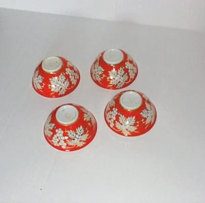 De colección Años 60 Samarcanda Porcelana Fábrica 4 Cuencos Uvas Pintadas a Mano Dorado y Rojo URSS - Imagen 1 de 5