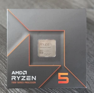 Processeur AMD Ryzen 5 7600X CPU 6 cœurs 4,7 GHz (5,3 Turbo), AM5, 7e génération - Photo 1/4