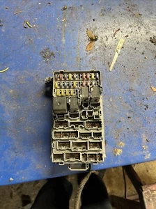 2001 - 2005 civic auto 4dr sedan ex gx lx fuse box interior 38200-S5A-A31 d20 - Picture 1 of 2