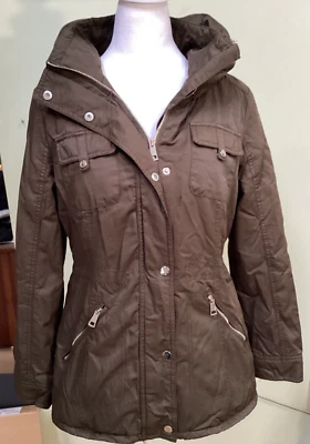 Chaqueta para mujer F&F Outerwear Collection verde con capucha cremallera completa forrada talla 6 Foto 1 de 4