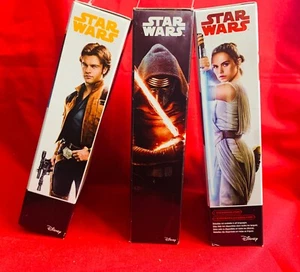 JUEGO DE 3 ARTÍCULOS STAR WARS INCLUIDOS HAN SOLO, KYLO REN, REY STIKILLER BASE 4+ - Imagen 1 de 4