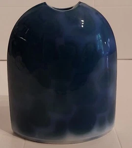 Kleine blaue Kunst Porzellan Vase gemarkt oval Höhe 16 cm - Bild 1 von 11