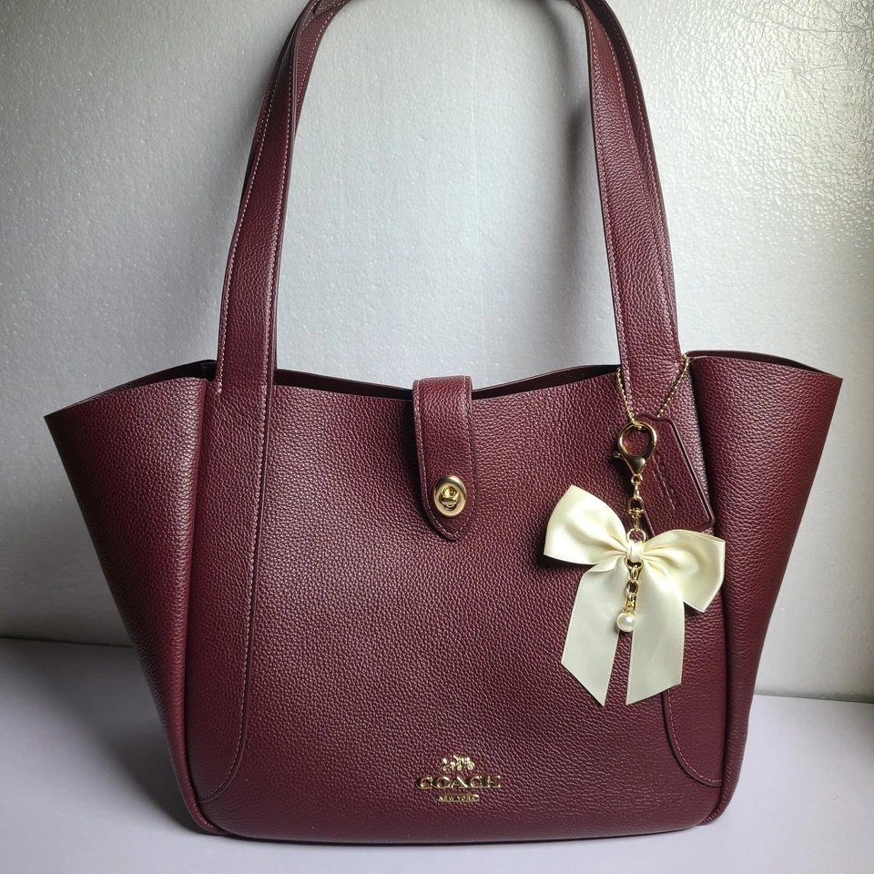 COACH Hadley Turnlock Tote Bag In Leather/Gold/Black CAL17