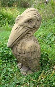 Pelican grotesque bird statue stone home garden ornament frost proof 43cm/17" H - Picture 1 of 2