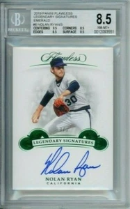 2019 PANINI IMPECCABILE NOLAN RYAN LEGGENDARIA FIRMA SMERALDO BGS 8.5 AUTO 10 #3/3 - Foto 1 di 2