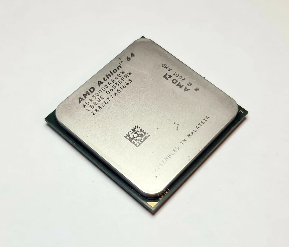 AMD Athlon 64 3000+ 1.8 GHz - ADA3000DAA4BW Socket 939 - Image 1 of 1