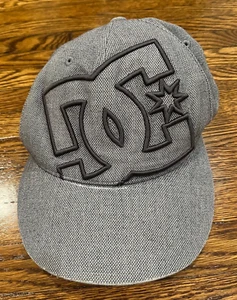 DC Skateboards Hat Gray Embroidered 210 Fitted Stretch Cap 6 7/8 - 7 1/4 - Picture 1 of 9