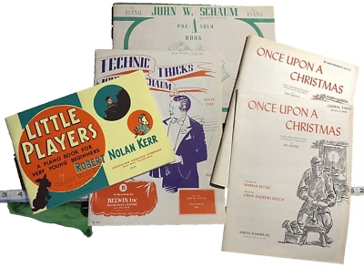 Vintage Christmas Piano Music Books 1940s Lot Of 5  Sheet Music Beginners - Image 1 of 4