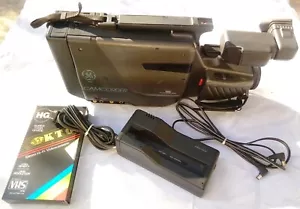 Vintage GE VHS Camcorder Model CG684. Schaltet VHS Cradle ein lässt sich nicht öffnen! KONVOLUT - Bild 1 von 7