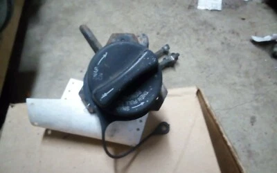 Ford Taurus 1996 1997 1998 tanque de combustible cuello de llenado 4 puertas dos respiraderos  Foto 1 de 3