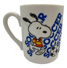 Peanuts Snoopy Football Soccer Mug Schulz United Feature Syndicate Vintage Retro