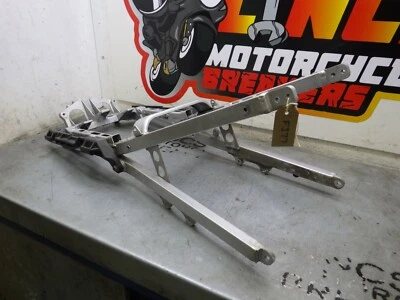 Subquadro Yamaha FJR1300 01-05 FJ77 - Imagem 1 de 4