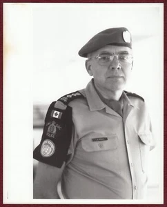 1989 Original Press Photo L. R. Proke Portrait Royal Canadian Police UN - Picture 1 of 2