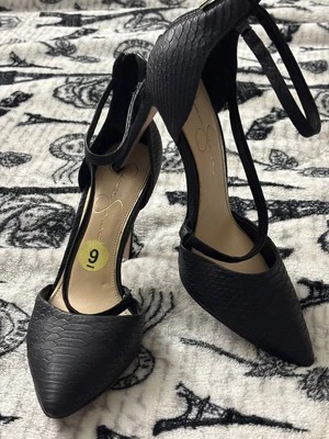 Zapatos para mujer Jessica Simpson Piepper negro estampado animal D'Orsay talla 9 Foto 1 de 4