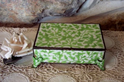 vintage green floral vine enameled brass footed hinged trinket box 4.5" - Image 1 of 4