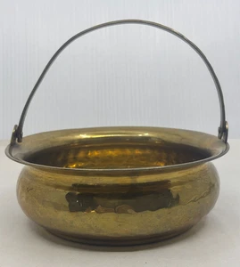 Ciotola calderone ottone martellato con manico Made in India fioriera portagioie ecc. - Foto 1 di 15