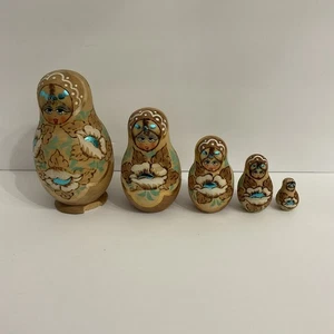 Set di 5 bambole russe in legno vintage 1995 Ceprueb Nocag (danneggiate) - Foto 1 di 10