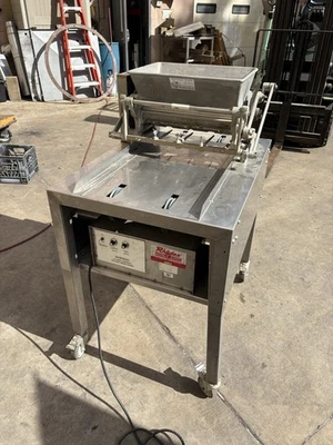 Máquina Depositora Automática de Biscoitos Rhodes Kook-E-King - Corte de Fio - Imagem 1 de 4