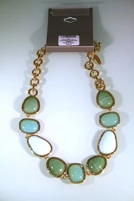 Collar Style & Co Tono Dorado Multi Estrás Verde, 18" + 3" Ext Foto 1 de 2