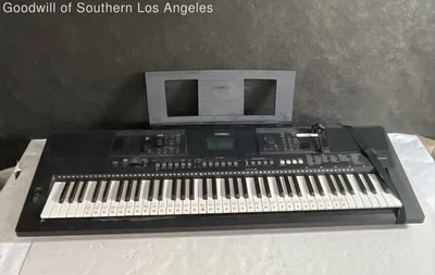 Teclado digital portátil Yamaha PSR EW410 Foto 1 de 4