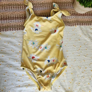 Hanna Andersson Girls Swim Suit Size 5 Yellow Floral One Piece 110 Shoulder Bow - Picture 1 of 3