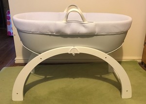 shnuggle curve moses basket stand