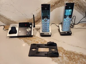 Teléfonos inalámbricos AT&T CL82307 sistema de respuesta expandible con bloqueador de llamadas inteligente - Imagen 1 de 15
