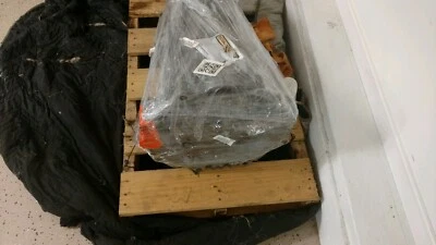 Used 2004 Automatic Transmission Nissan Titan.  - Imagem 1 de 2