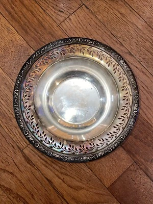 Plato de plata vintage Wallace rosa con adornos florales #4225 EPNS 7 pulgadas Foto 1 de 4