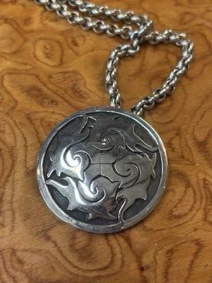 "Colgante artesanal redondo de plata .925 cadena de 18"""  Foto 1 de 3