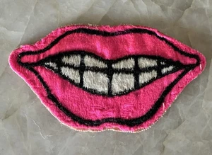 Vintage 1970's Lips Smile Mouth Hippie Pink Jacket Patch - Picture 1 of 2