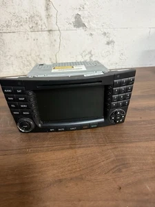03-08 Mercedes W211 E350 CLS550 Command Head Unit Navigation Radio CD OEM - Bild 1 von 12