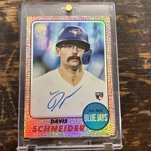 2024 Topps Archives 1968 Fan Favorite Auto 01/10 Davis Schneider #68FF-DS Red - Picture 1 of 3