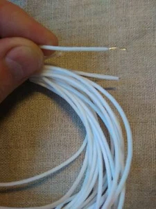 26 AWG = 0,128 mm2 Alambre PTFE Plateado, Blanco, 7 hebras Amplificador de Audio SPC - Imagen 1 de 6