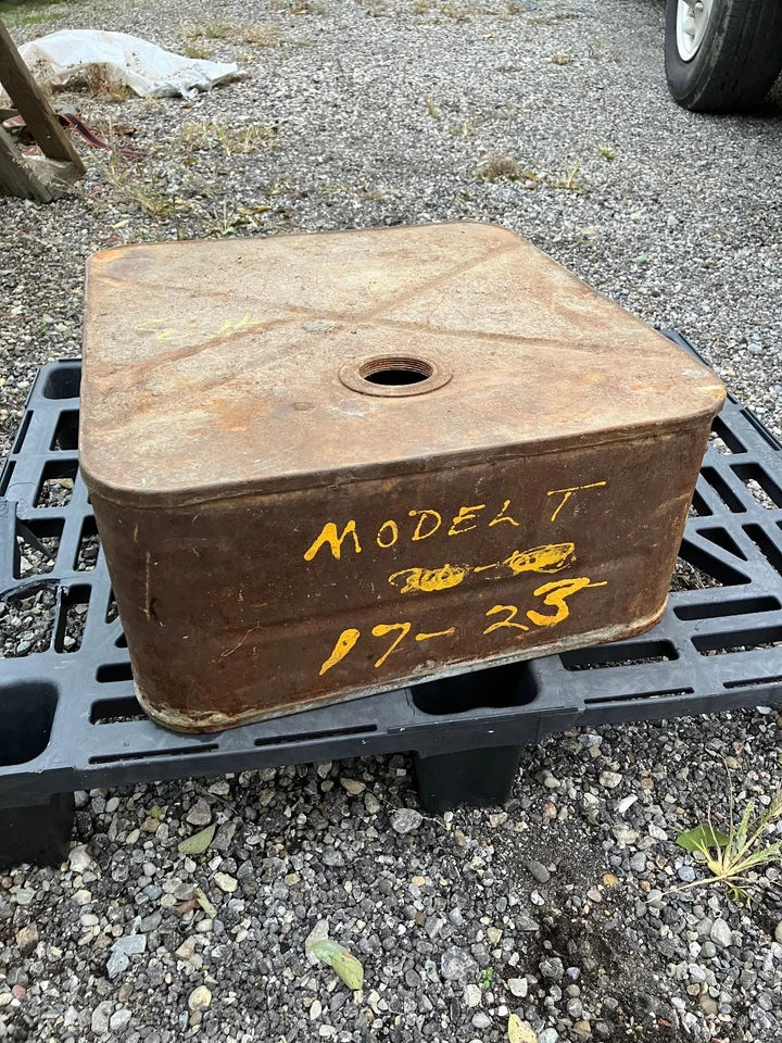 MOdel T Ford sedán cuadrado tanque de gasolina original Foto 1 de 4