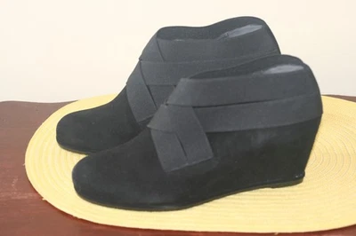 BOTINES STUART WEITZMAN PLATAFORMA GAMUZA NEGRA CON CORREAS ELÁSTICAS US 71/2 Foto 1 de 4