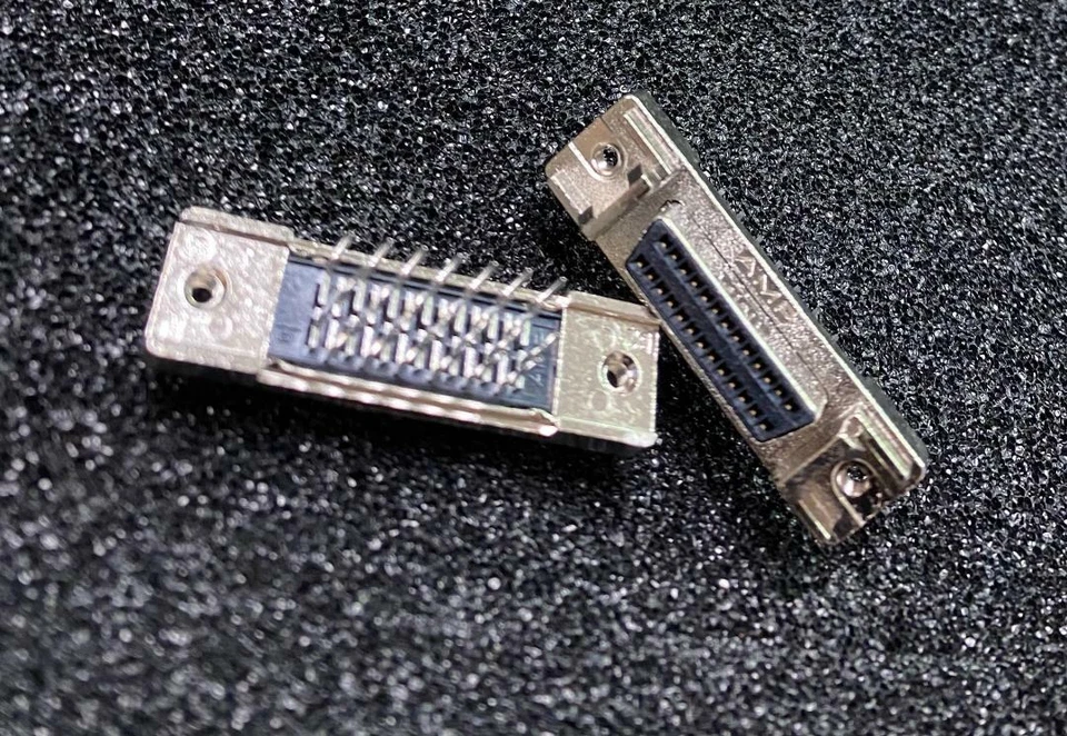 AMP 786556-2 D-SUB Connector 26-Pin Shielded VERTICAL AMPLIMITE **NEW** Qty.2 - Image 1 of 1