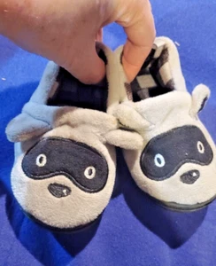 INFANT BOYS, RACOON SLIPPERS, SIZE 4 - Picture 1 of 3