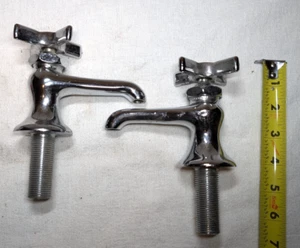 VINTAGE ANTIKE CHICAGO ARMATUREN BADEZIMMER WASCHBECKEN WARM & KALT - Bild 1 von 8