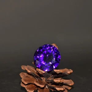 Early Collection of Blue Diamond Zircon Cone-Shaped Jewelry Ornaments - Picture 1 of 9